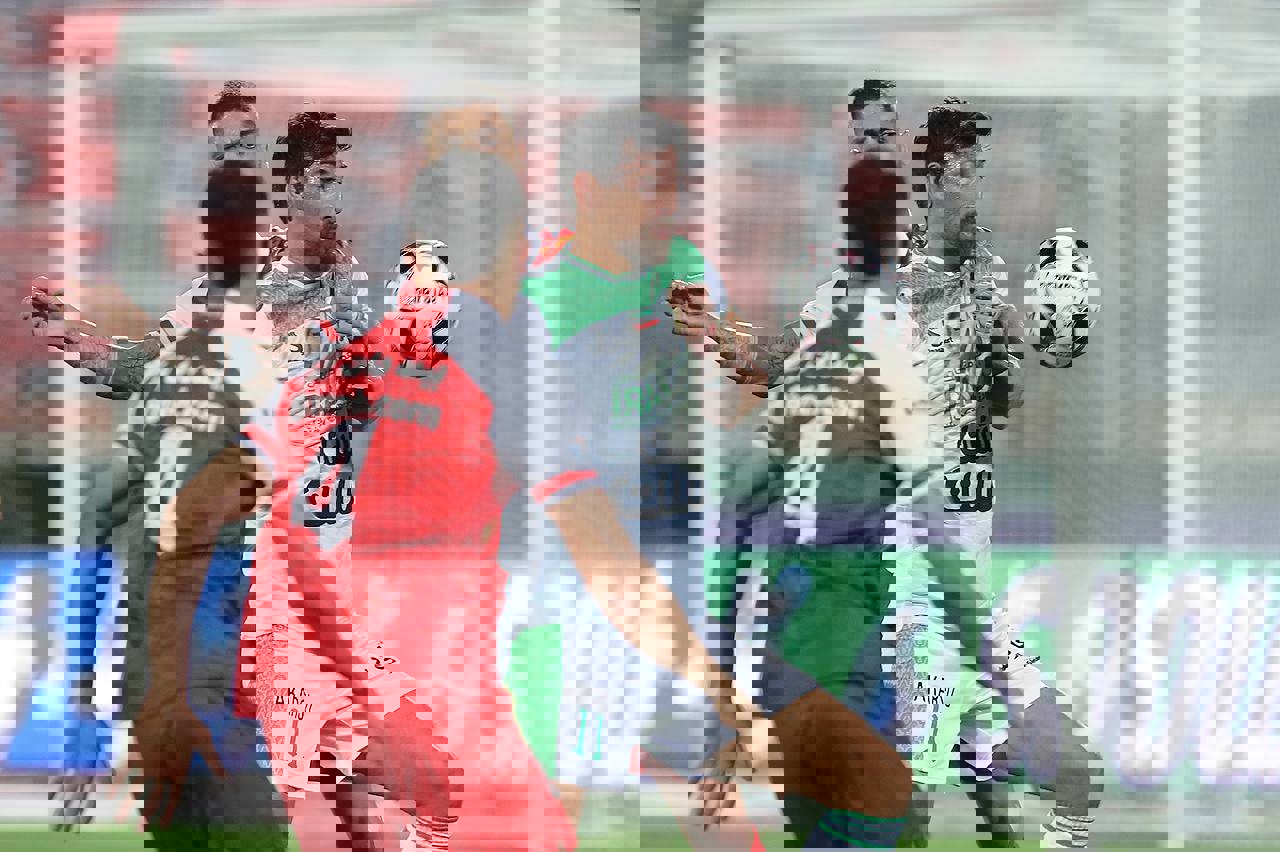 1907383