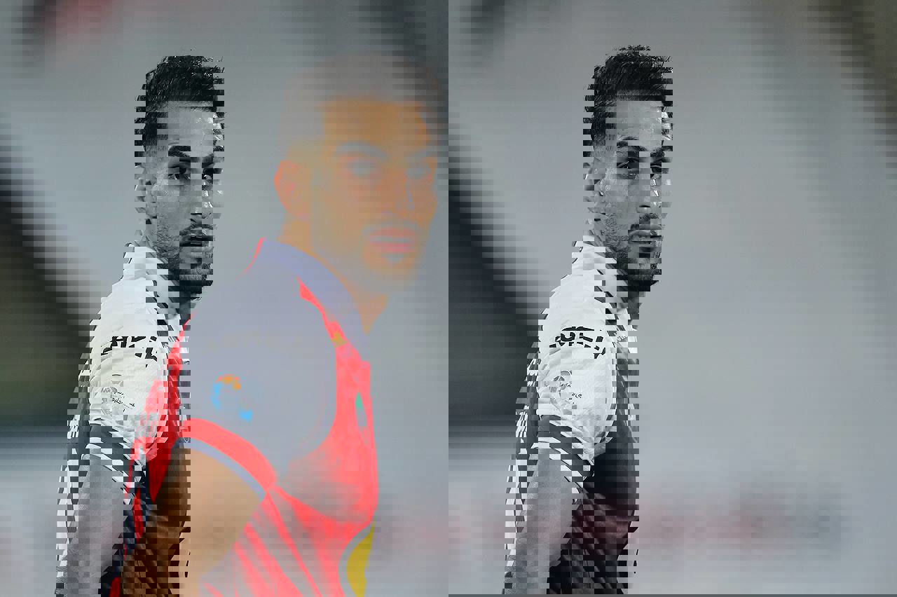 1907348