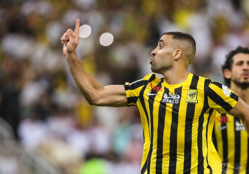 الاتحاد مخالف انتقال پرماجرا / همتیمی بنزما به پرسپولیس نمیآید