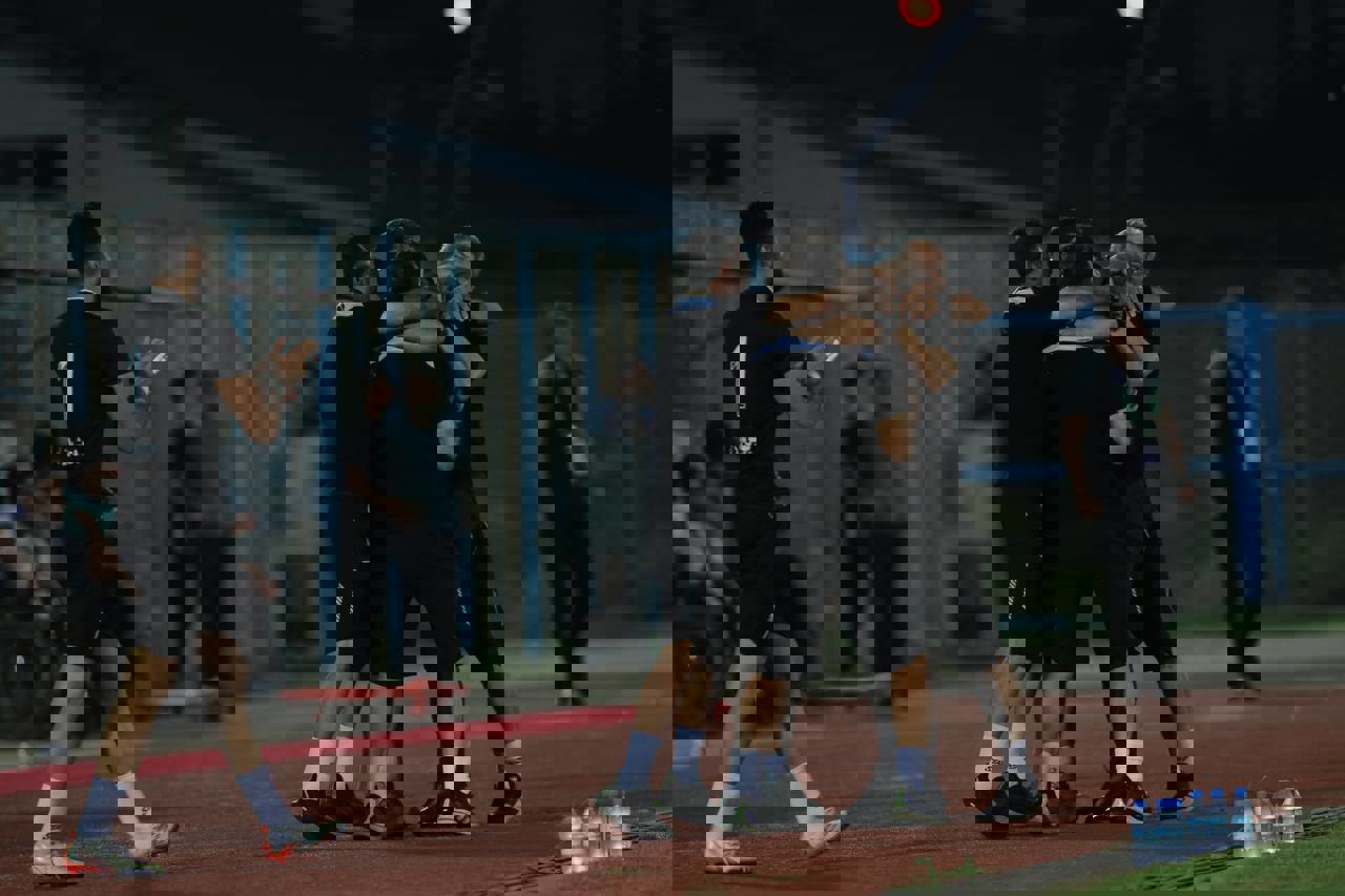 1907358