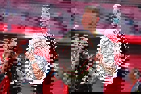 1907461