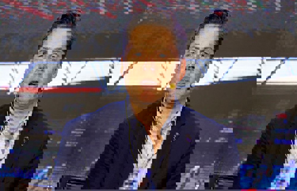 1907537