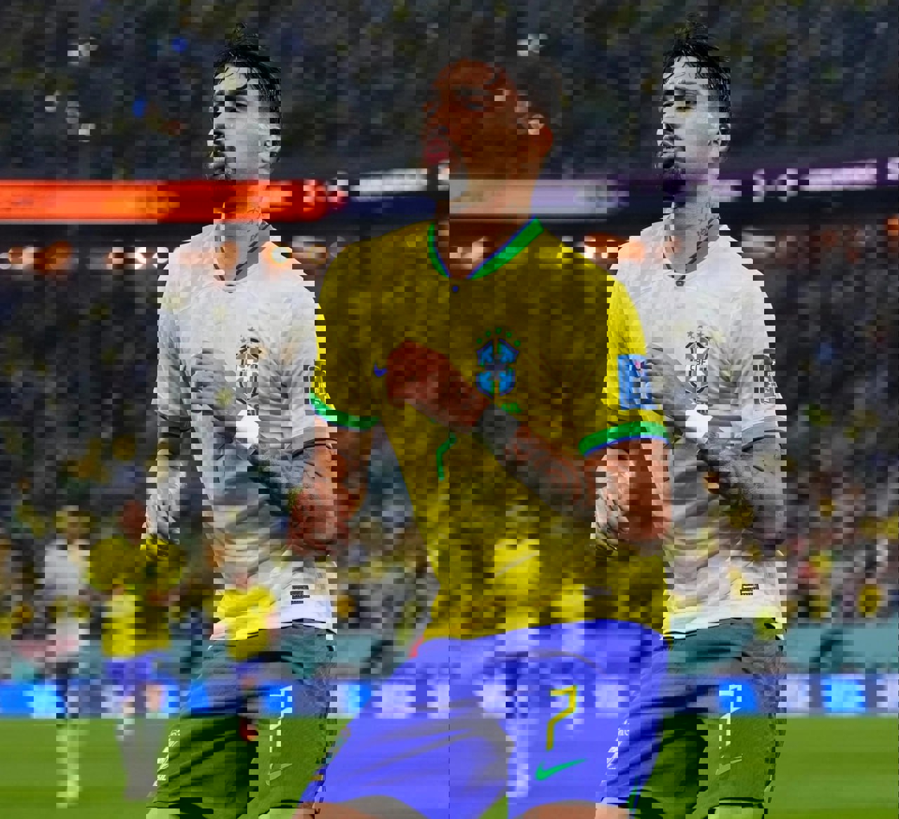 1907432