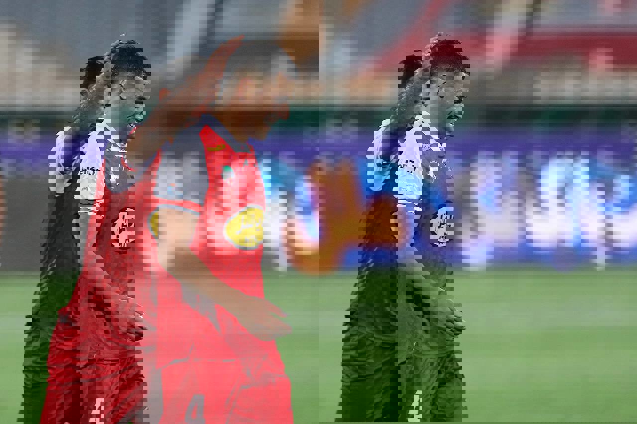 1907578
