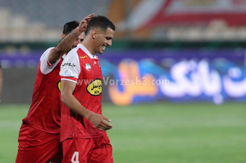 جشن دو نفری علاقهمندان به شماره آقا کریم (عکس)