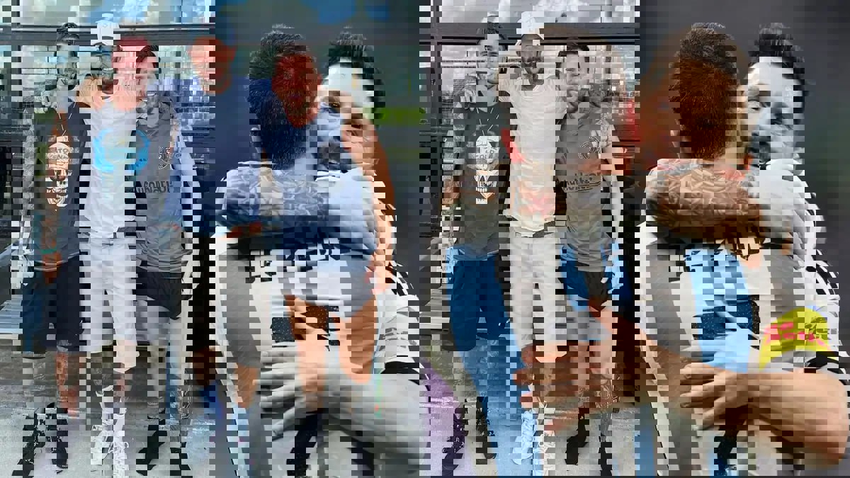 1907599