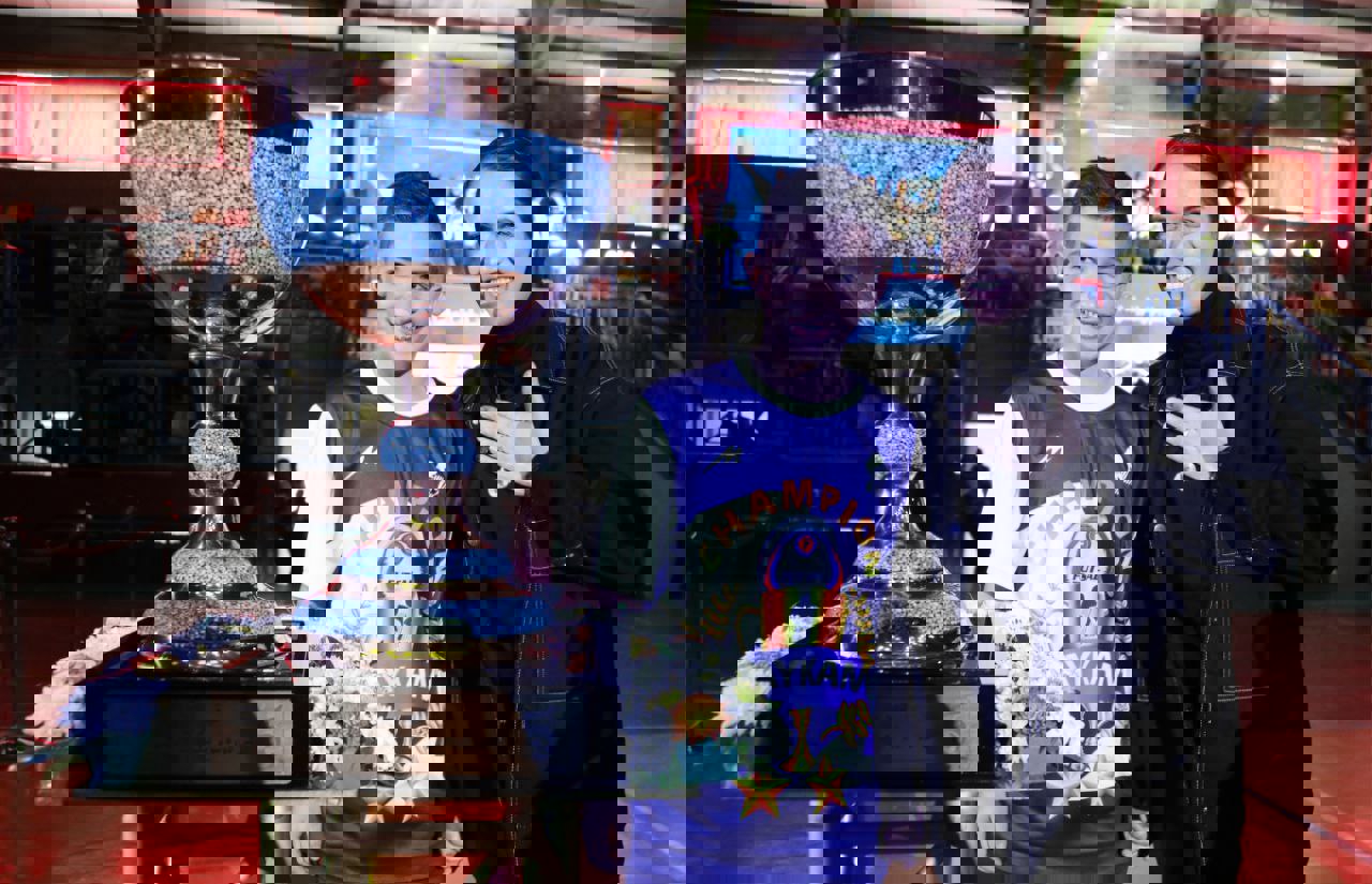1907629