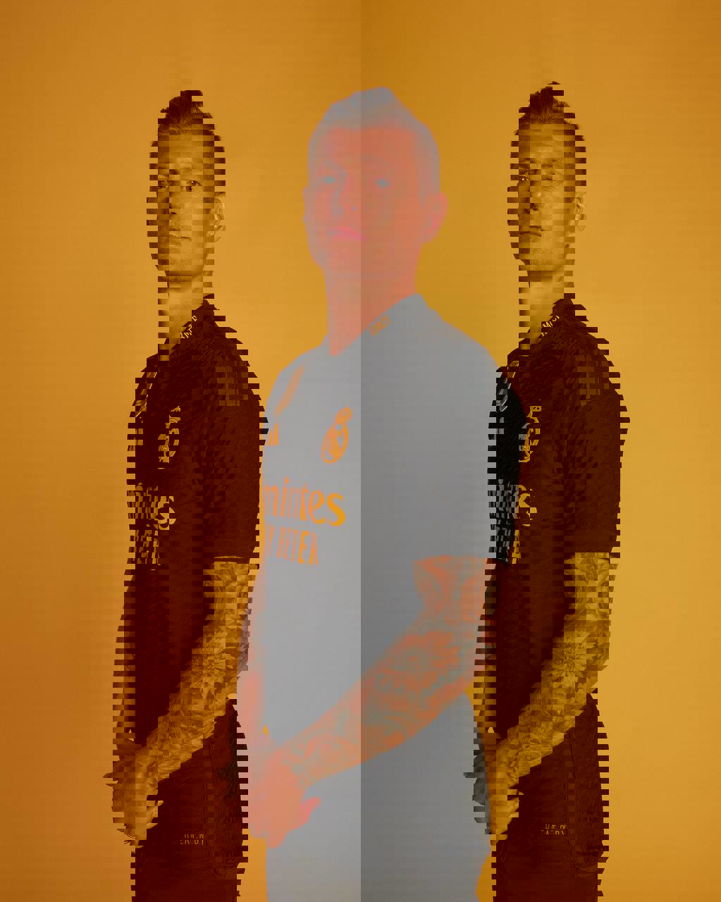 1907619