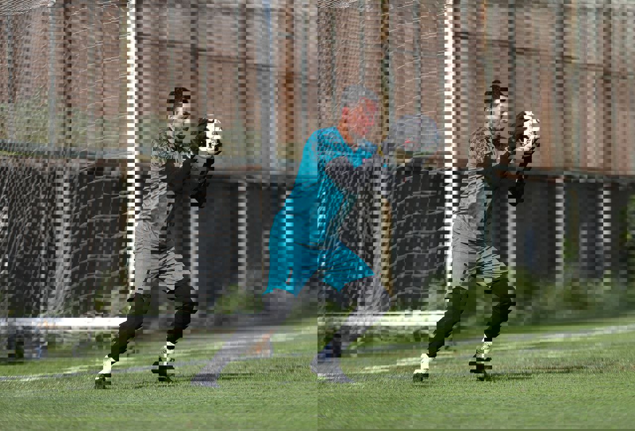 1907592