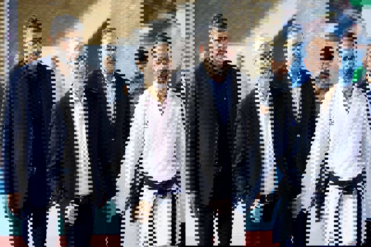 1907812