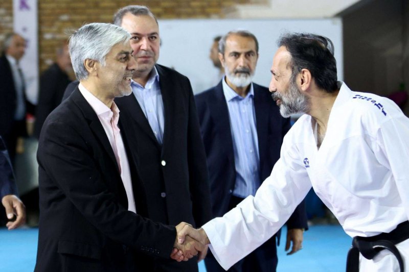 چشممان به در خشک شد، اما سجادی نیامد! 