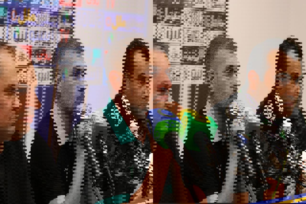 1907888