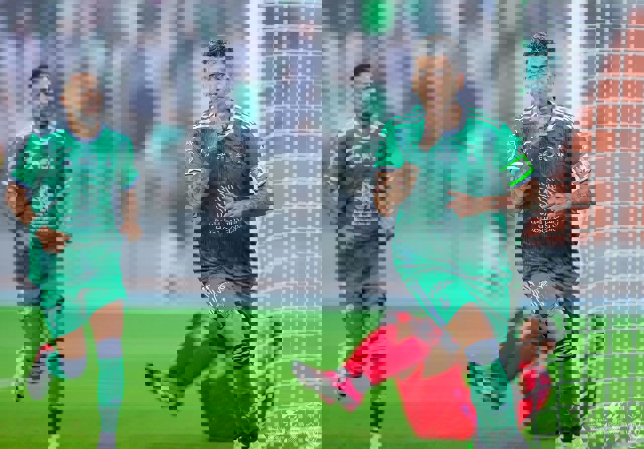 1908332