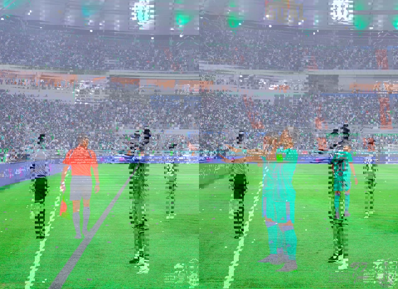1908330
