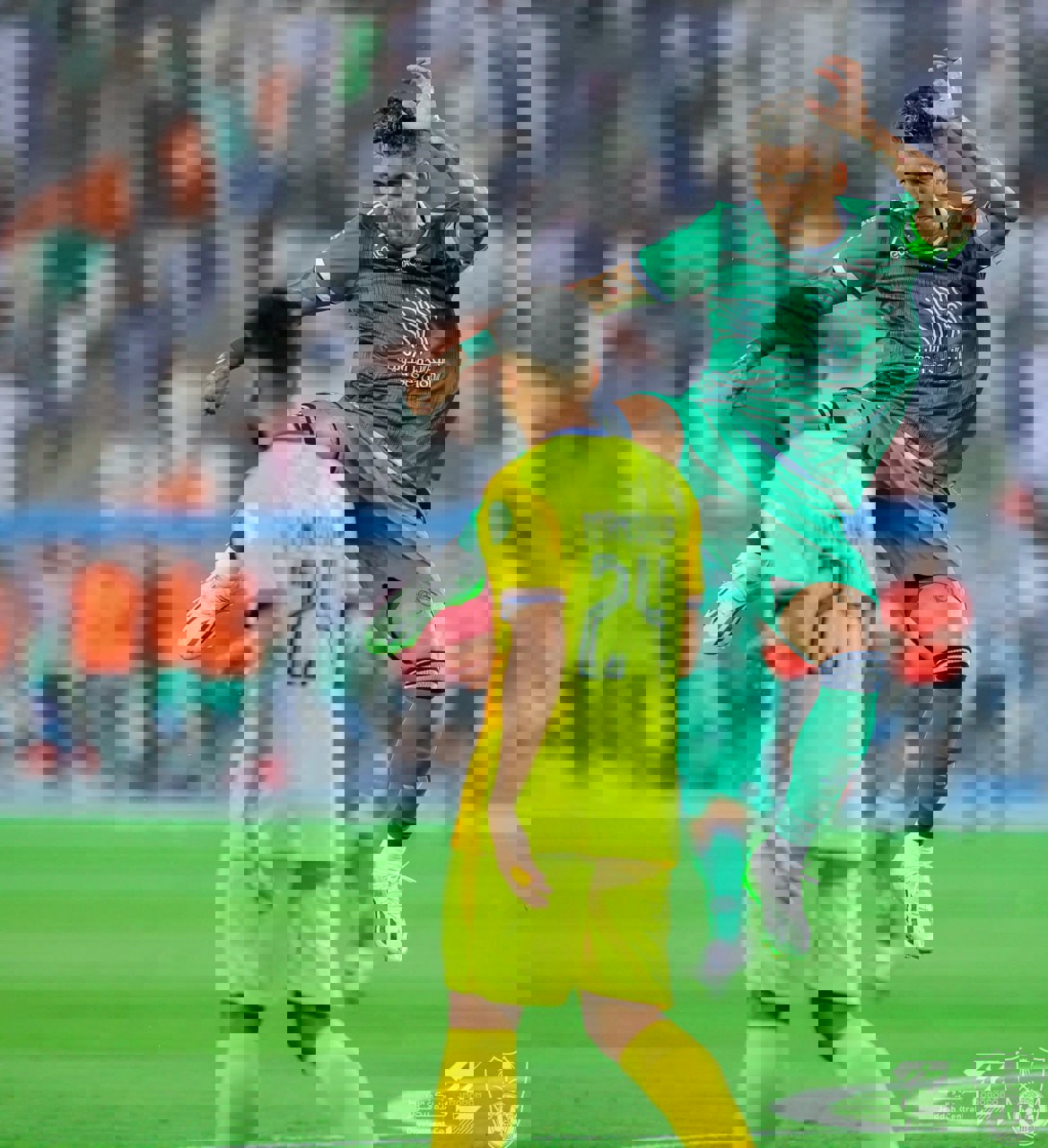 1908333