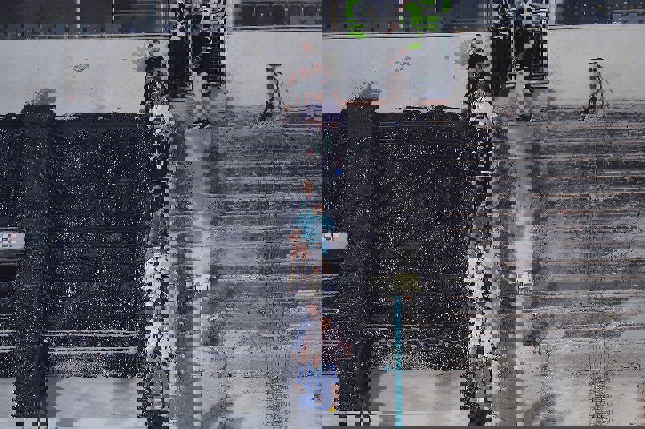 1908000