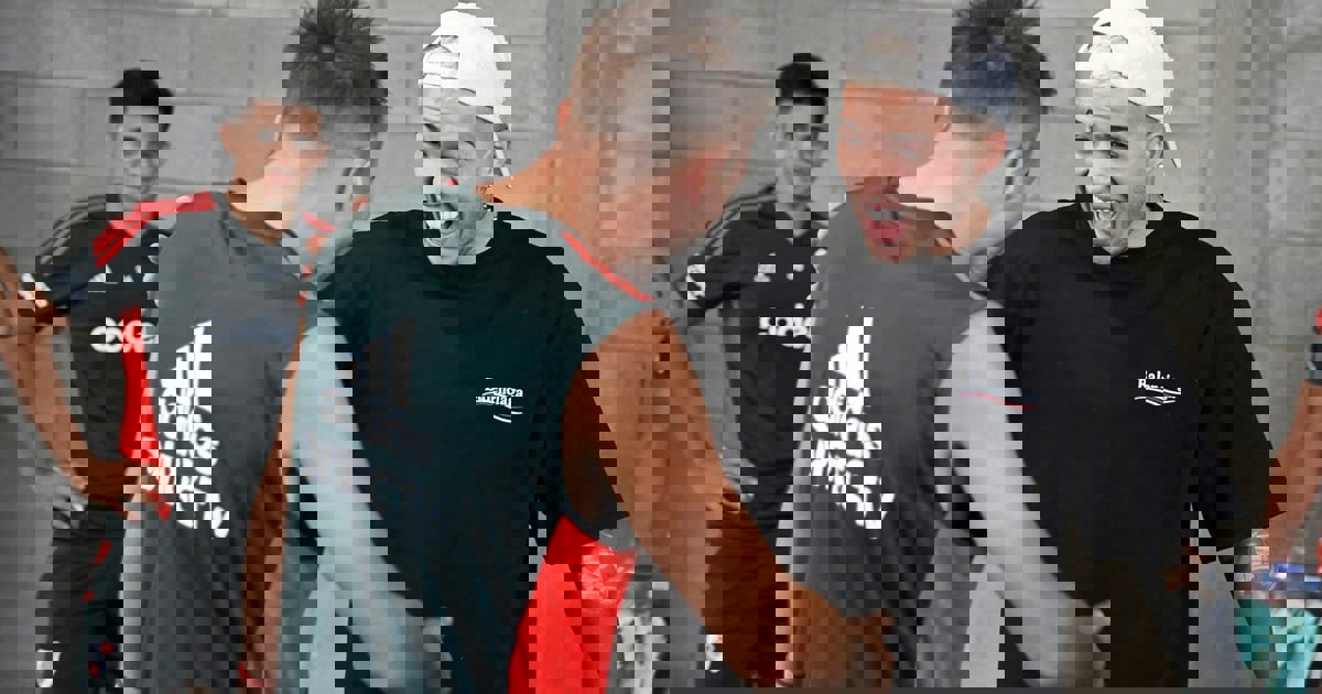 1908203