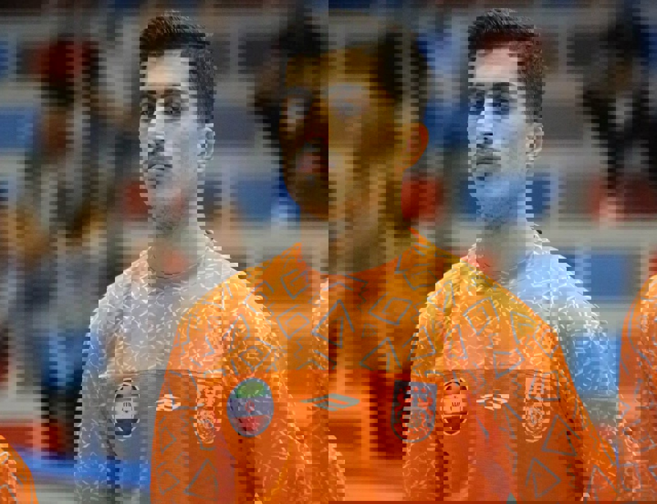1908402