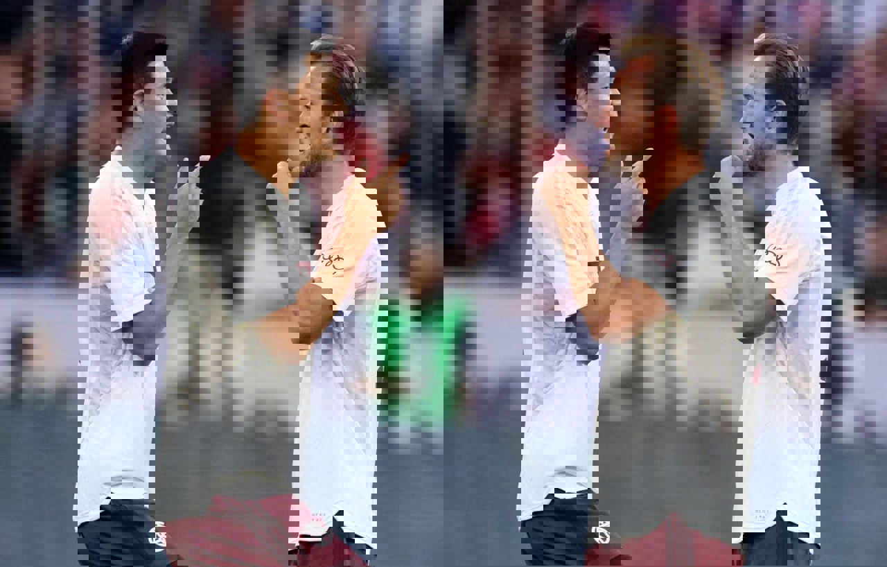 1908846