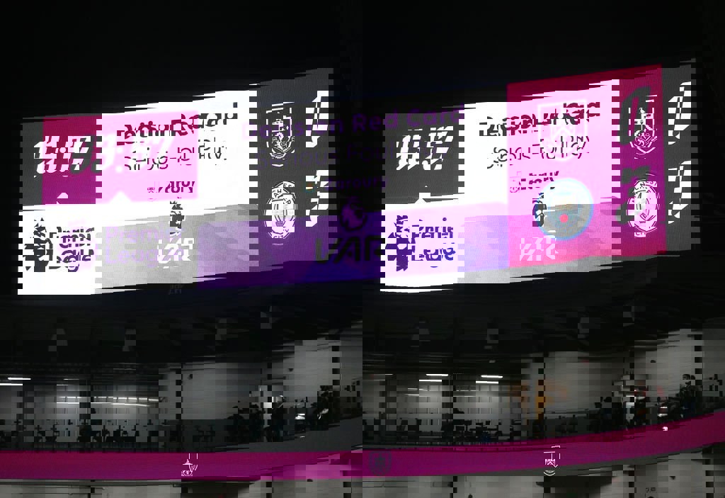 1908378