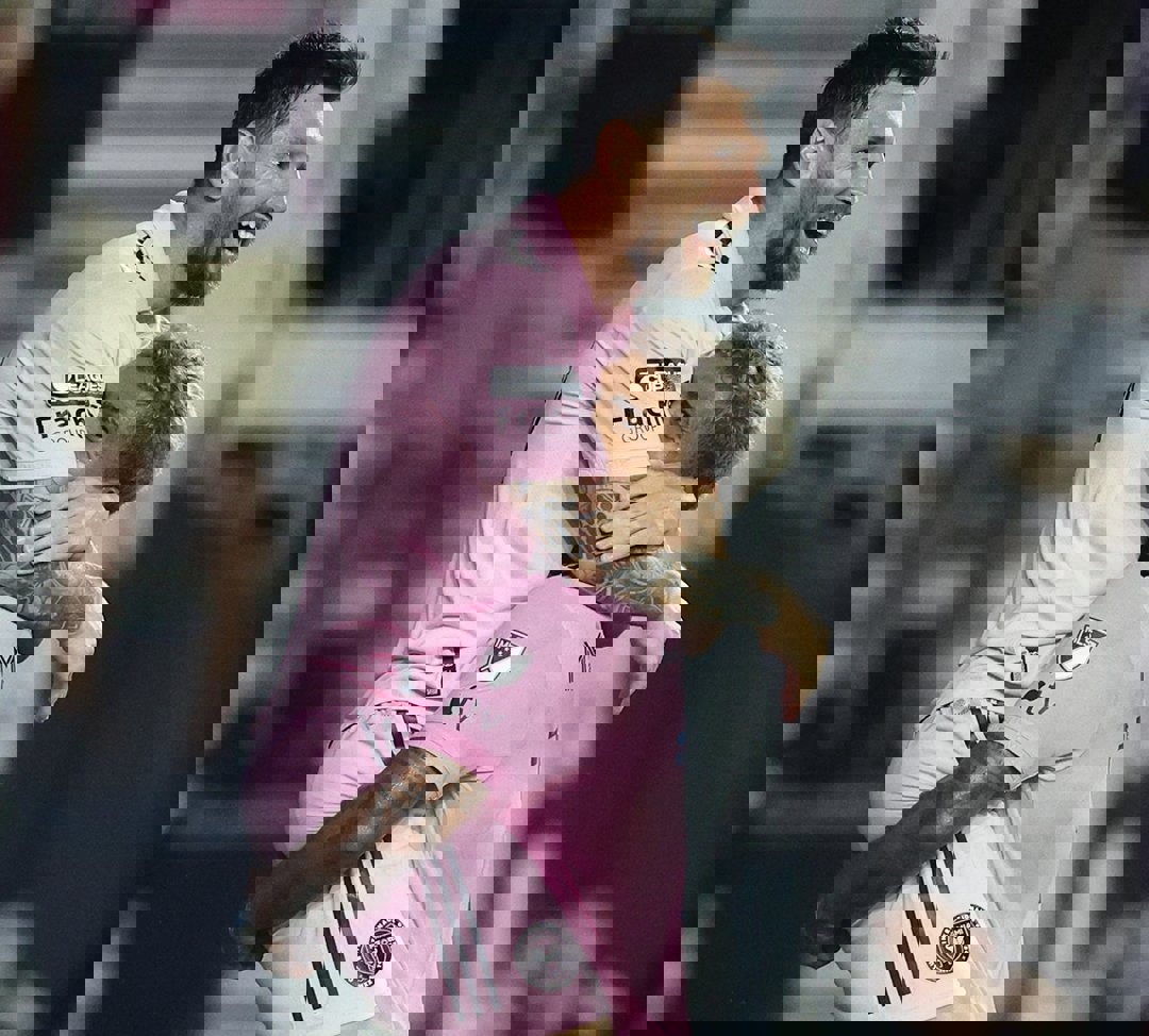 1908438