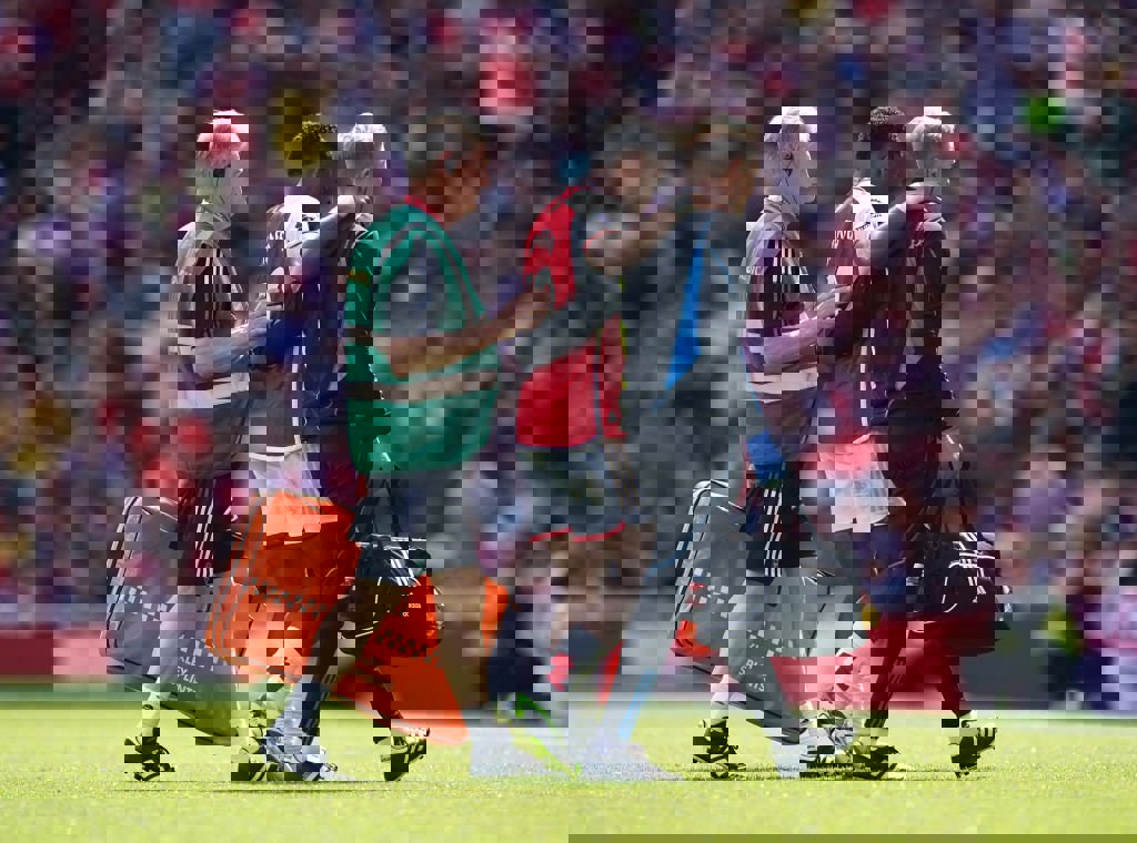 1908627