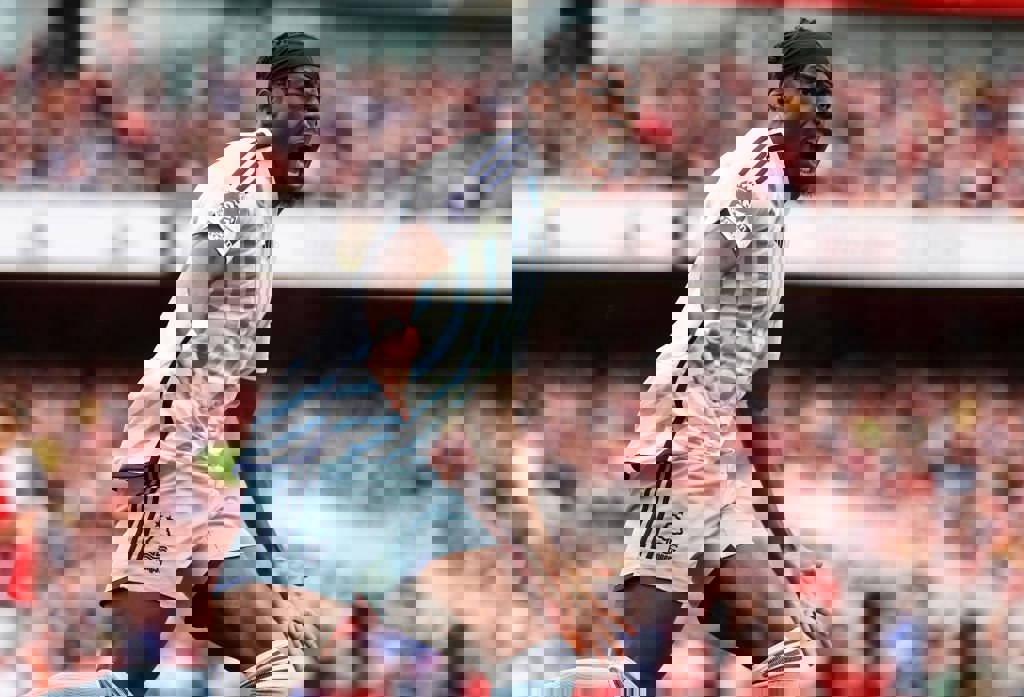 1908613