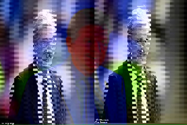 خون جلوی چشم پیرترین مربی لیگ برتر! (عکس)