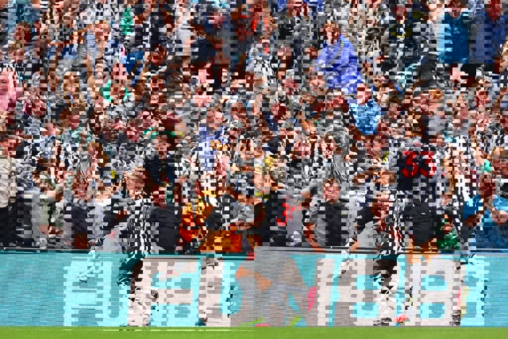 1908738