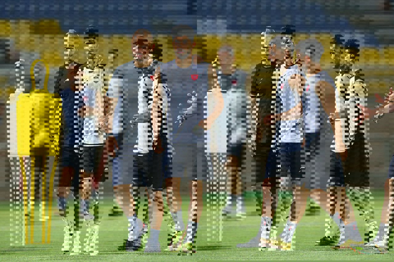 1908809