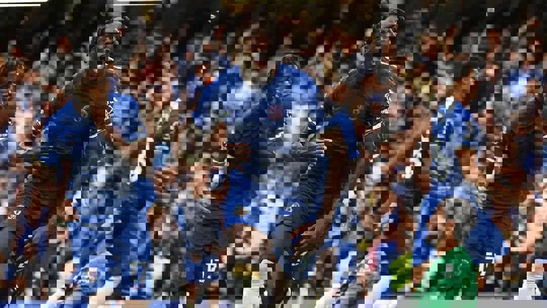 1909303