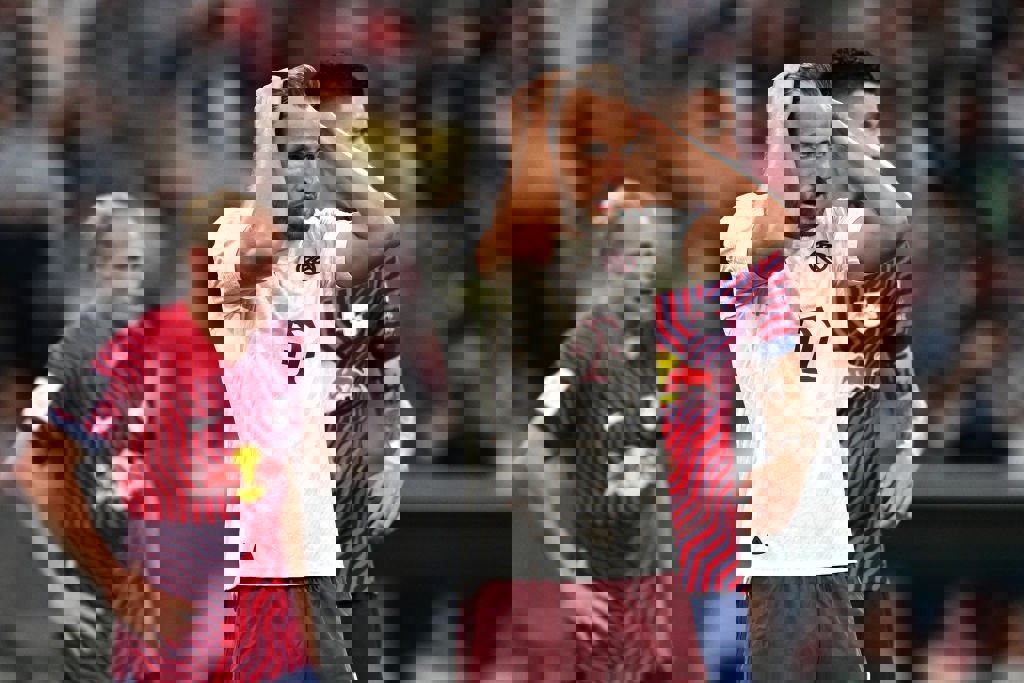 1908921