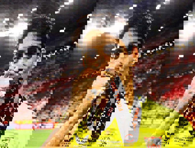 1909306