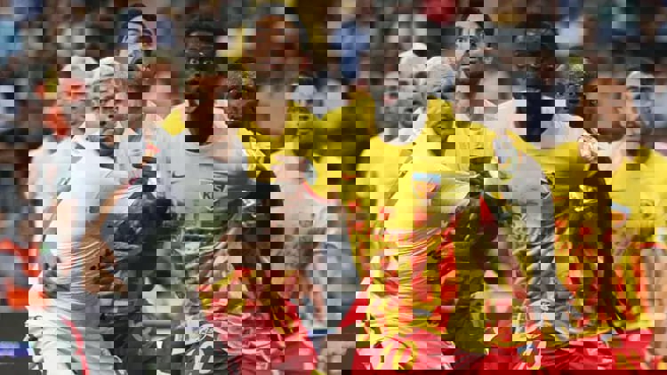 1908970