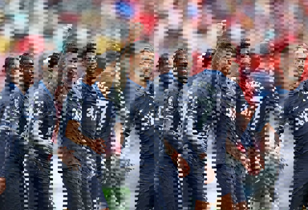 1909170