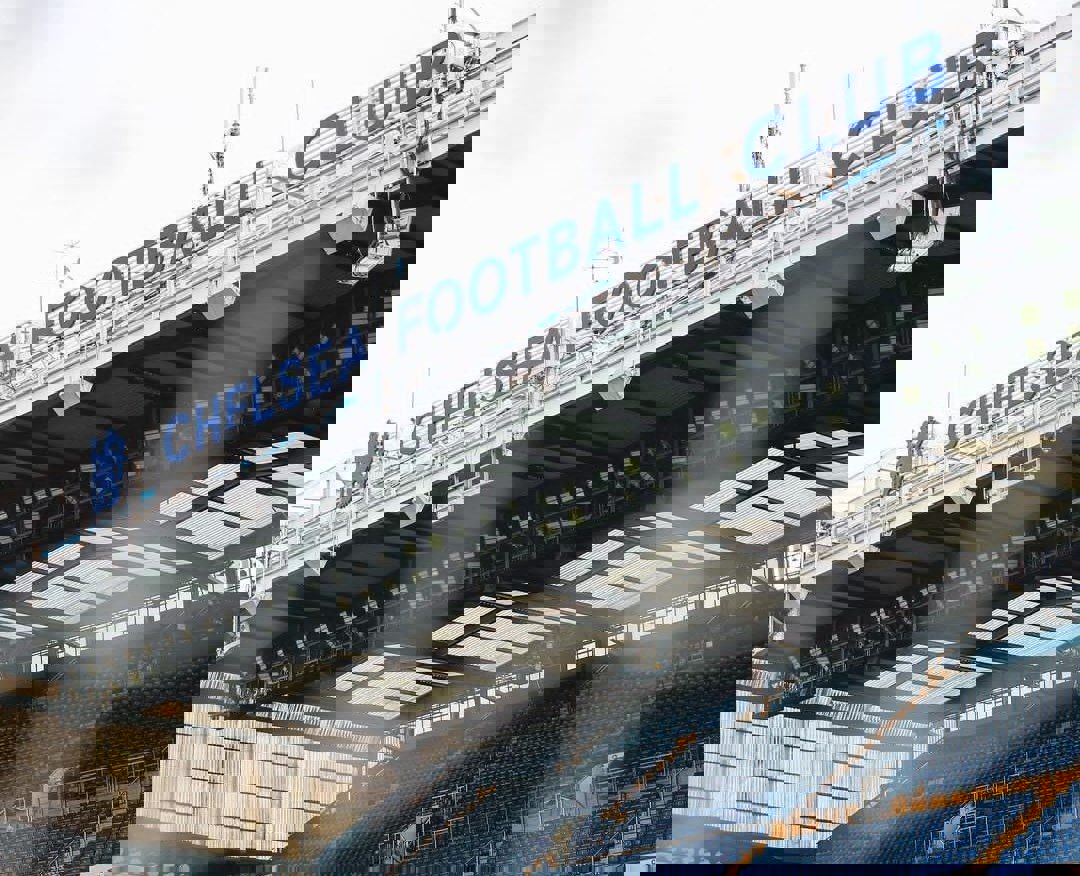 1909162