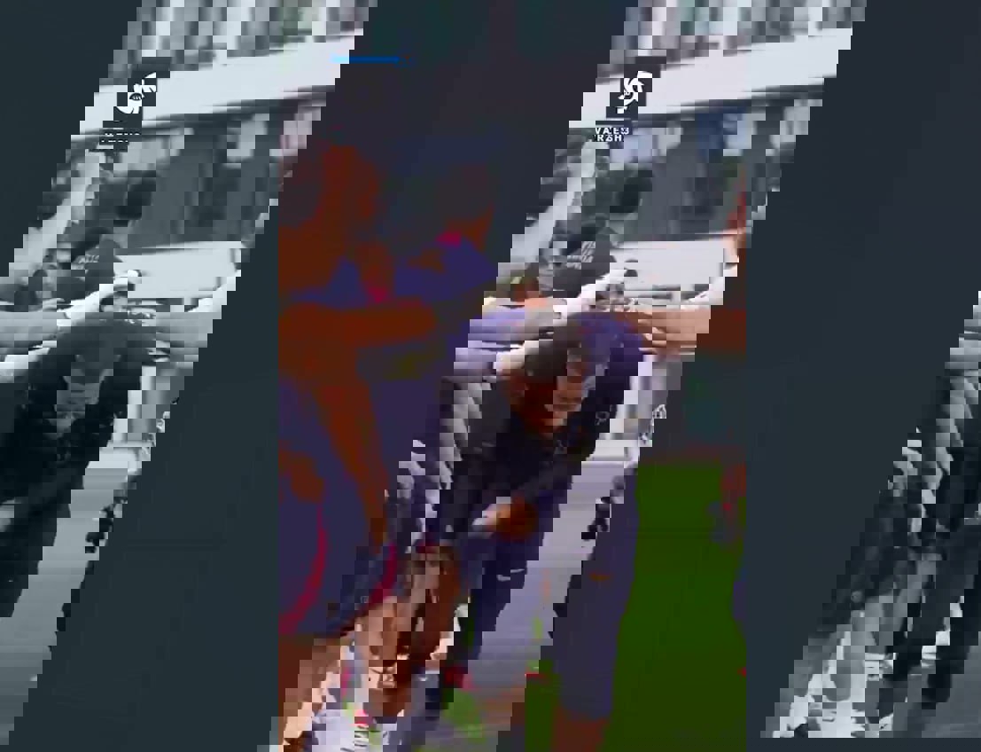 1909262