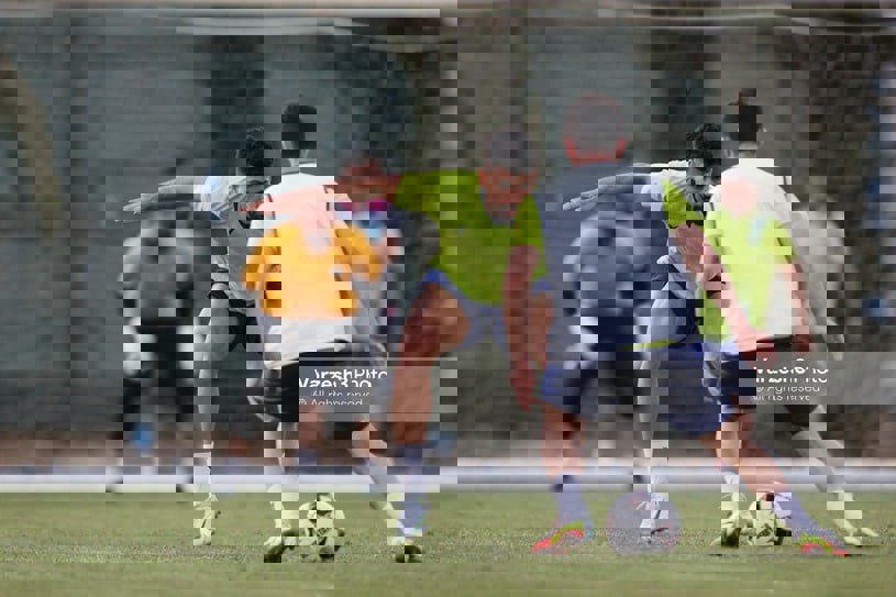 1909369