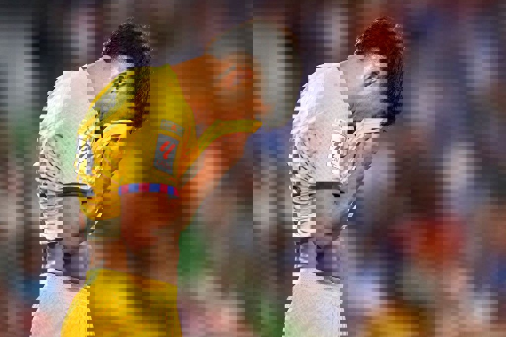 1909373