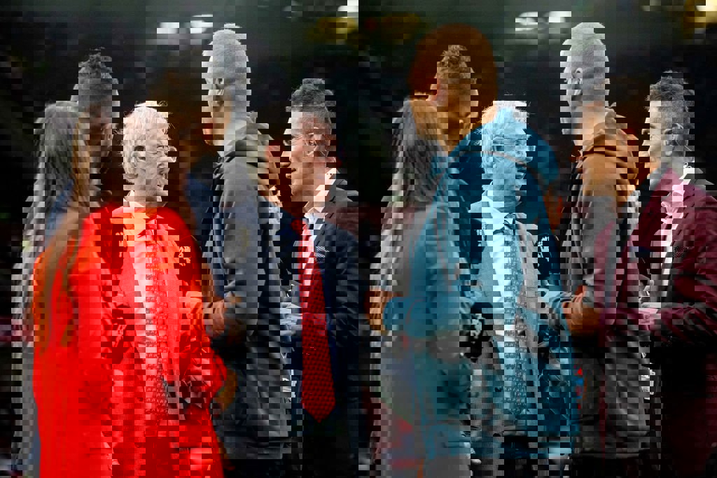 1909779