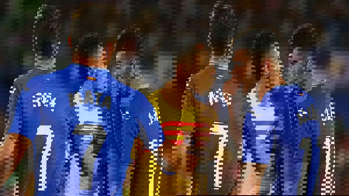 1909657