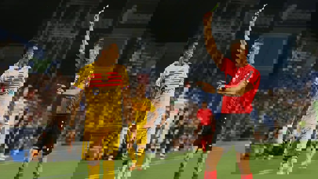1909658