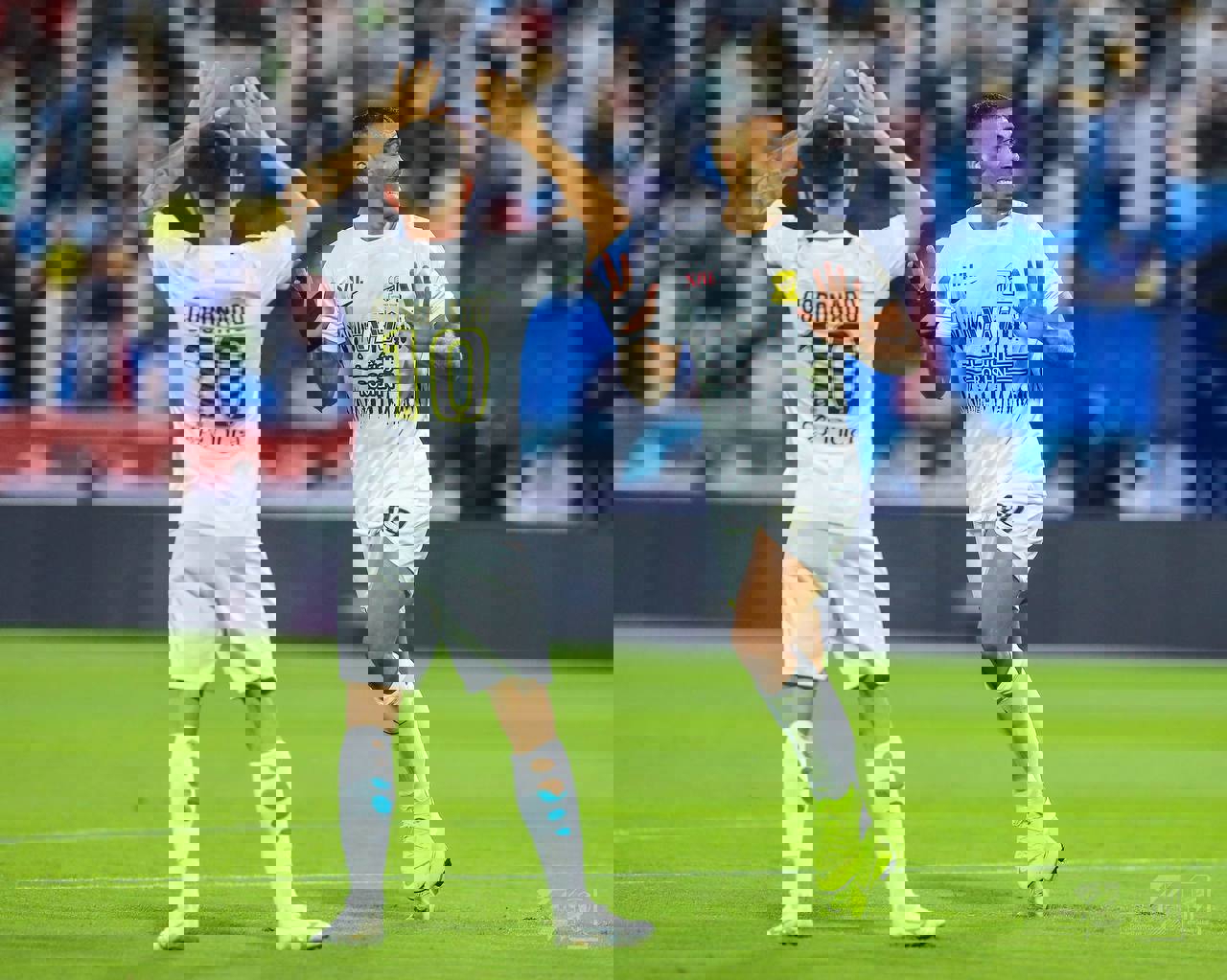 1909700