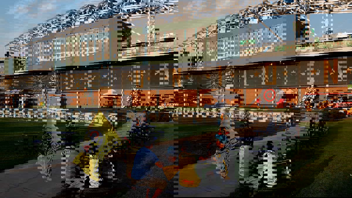 1909674