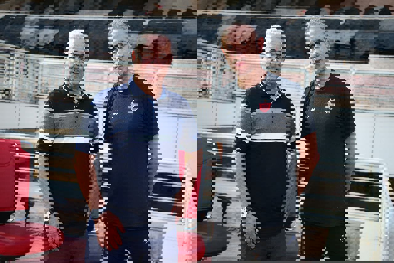 1909743