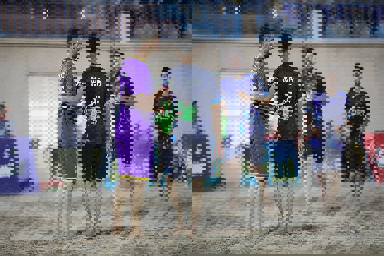1909623