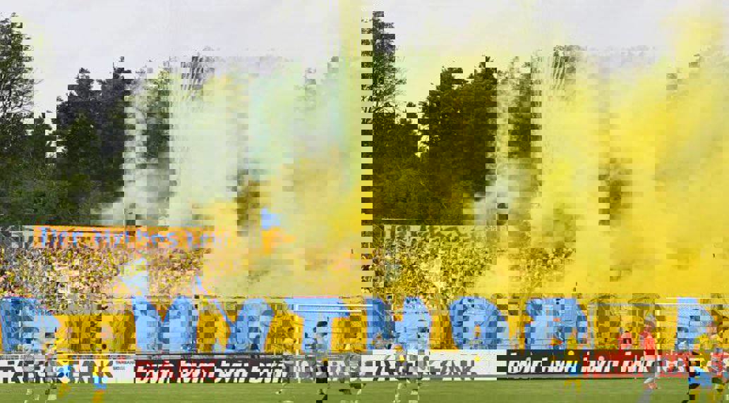 1909795