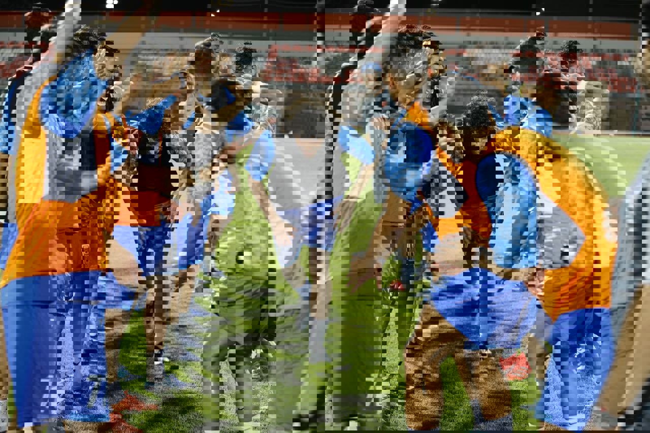 1909882