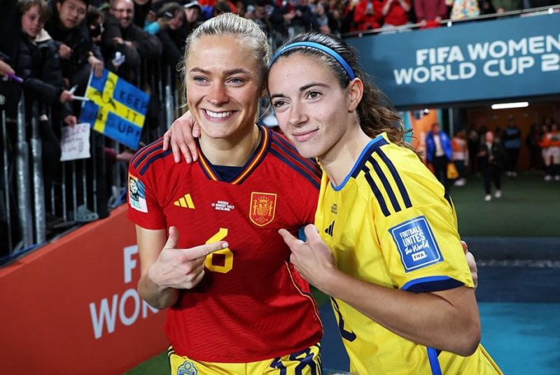 زیباترین قاب از نیمهنهایی: خواهرانگی! (عکس)