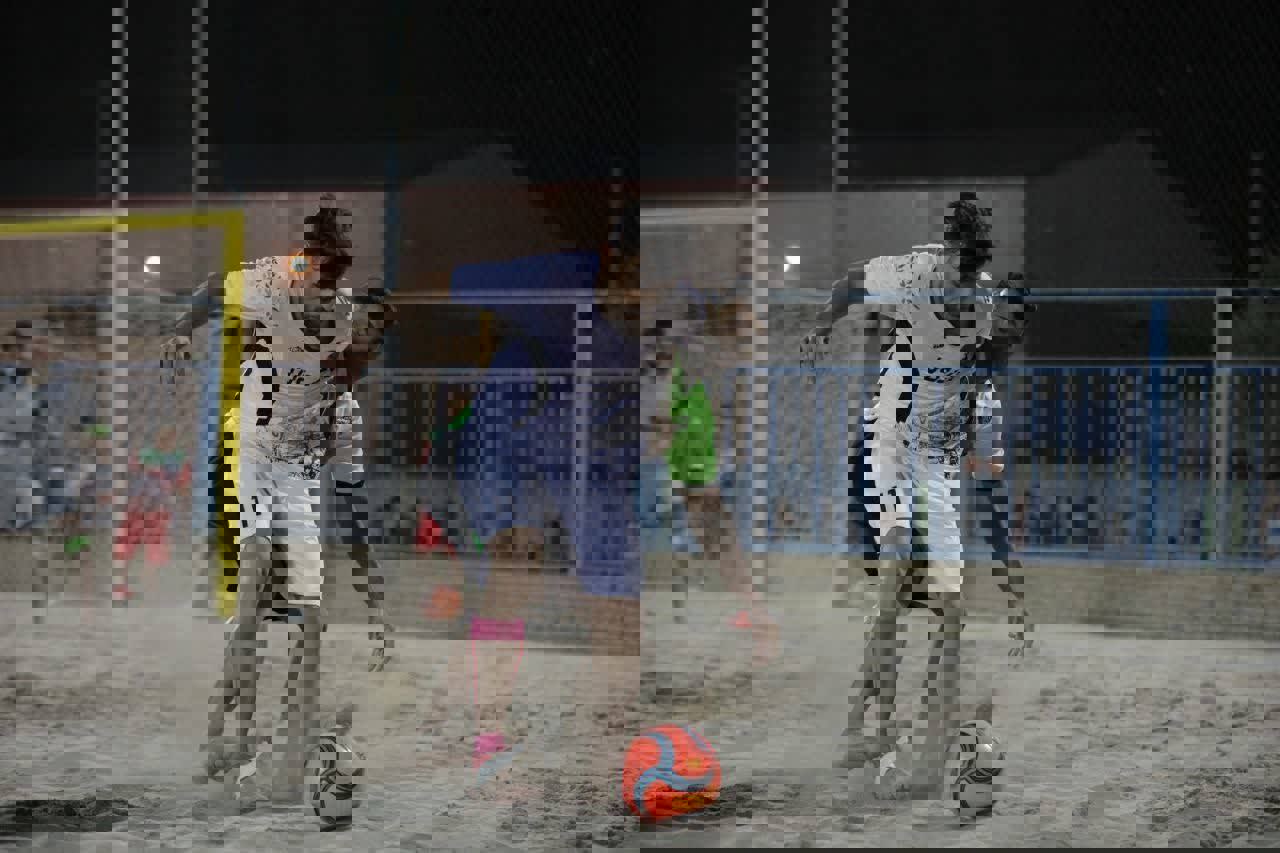 1909956